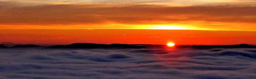 FOTO: Čudovit sončni vzhod v Beli krajini