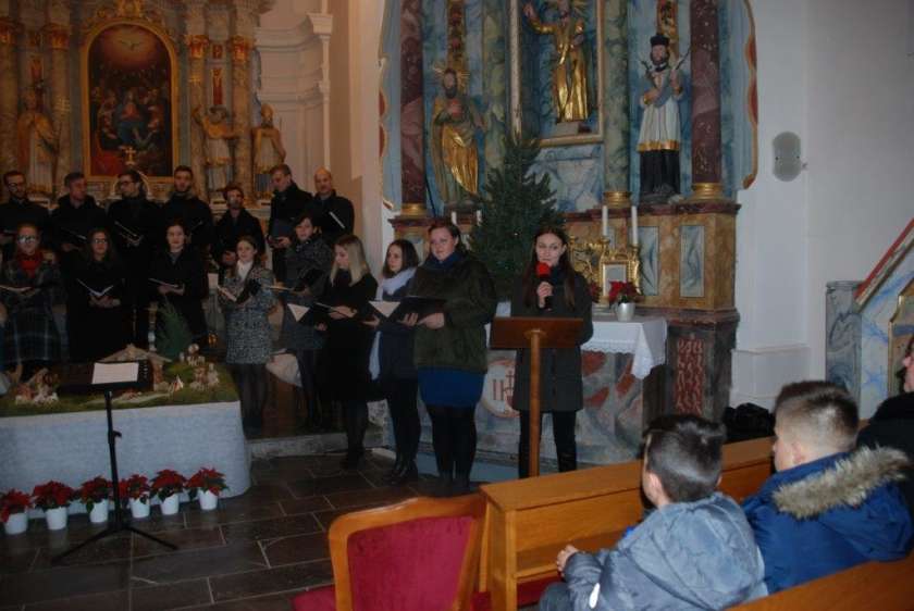 AVDIO&FOTO: Božični koncert na Selih