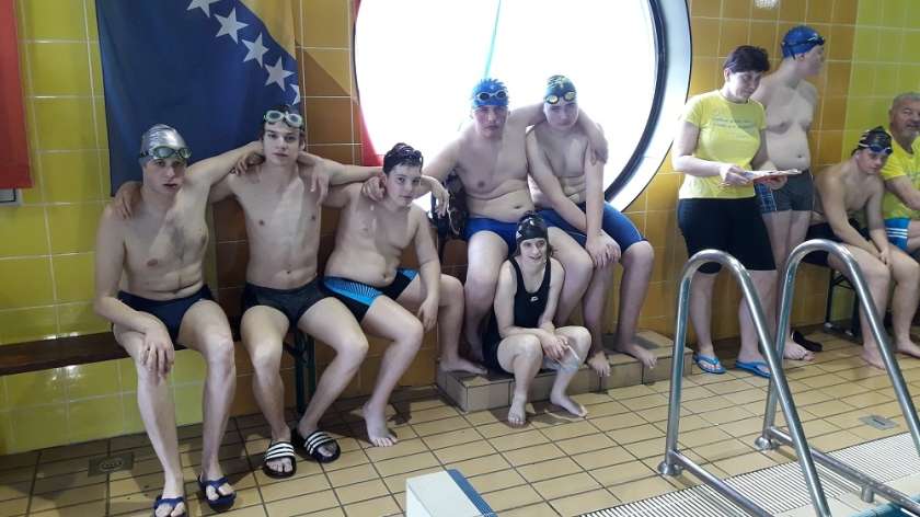 FOTO: Plavalčki z vsemi člani na tekmi v Velenju