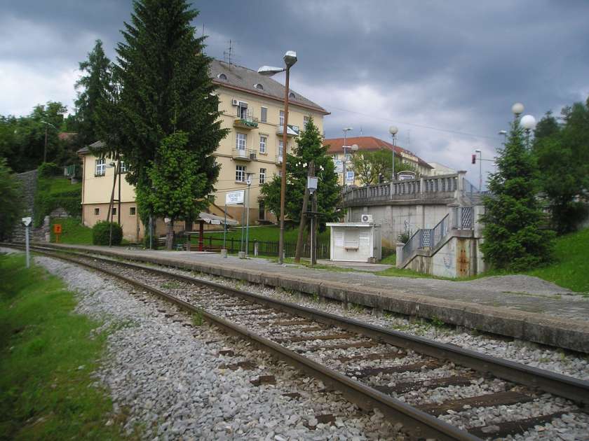 Krka ob enih - Iz Novega mesta v Ljubljano z vlakom v petdesetih minutah?
