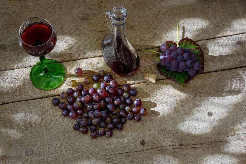 Vinarji letos pridelali manj, je pa vino kakovostno
