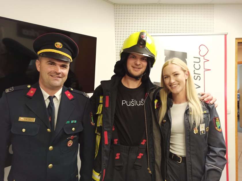 FOTO: Dolenjski junaki obiskali radio Krka