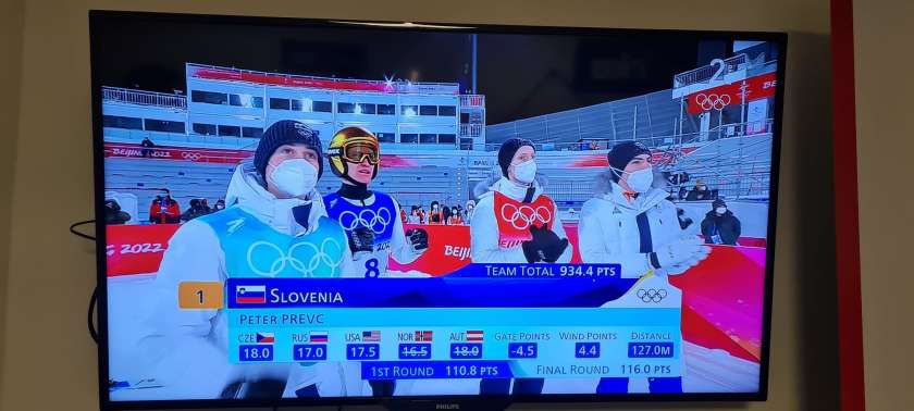 Slovenski skakalci ekipno srebrni v Pekingu