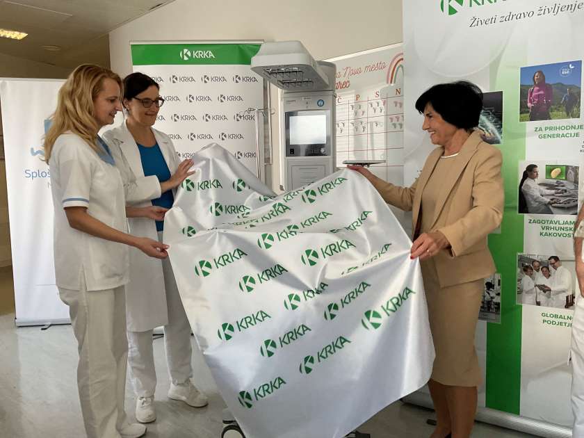 Tovarna zdravil Krka donirala posteljici za oživljanje za najmlajše bolnike