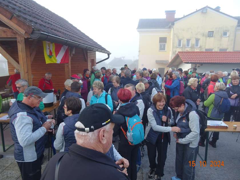 Prečnski upokojenci spoznavali Dolenjsko