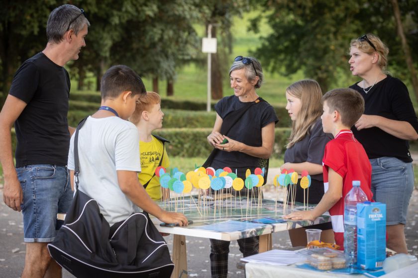 Več kot 70 predlogov za (pre)ureditev okolice OŠ Bršljin