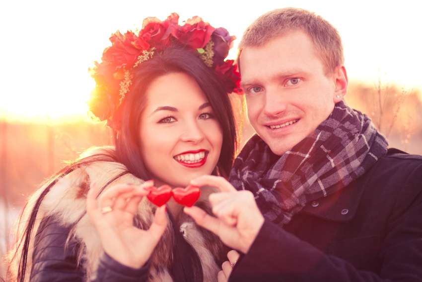Roža potrebuje sonce, da postane roža. Človek potrebuje ljubezen, da postane človek.