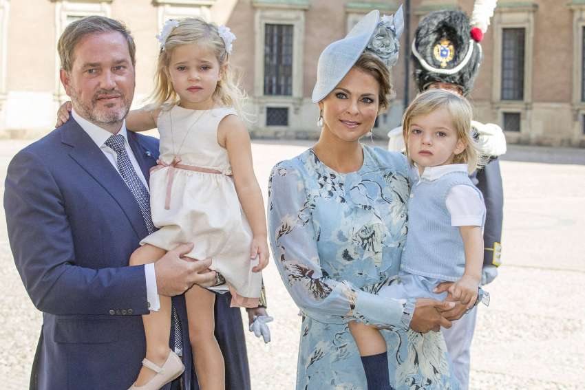 Princesa Madeleine z možem Chrisom in starejšima otrokoma, hčerjo Leonore in sinom Nicolasom.