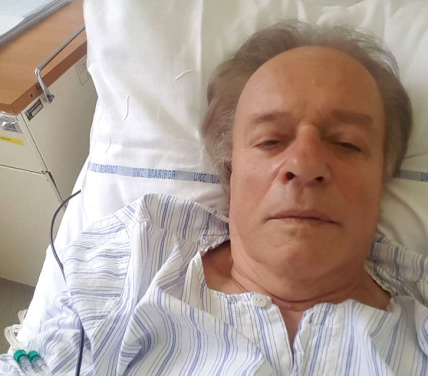 Četrtič je bil hospitaliziran zaradi vnetja trebušne slinavke.