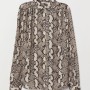 Bluza s potiskom kače H&M, 14.99 eur