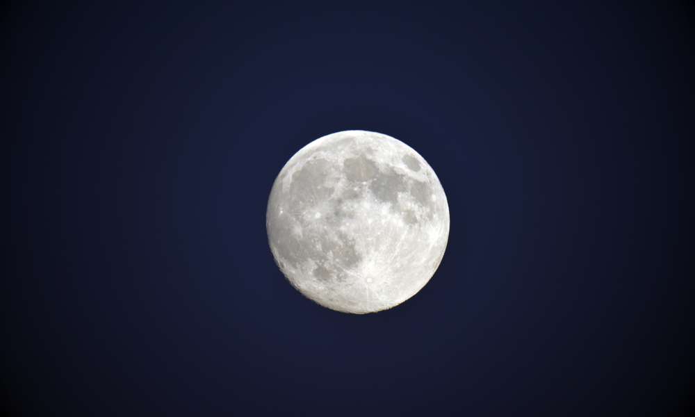 Nastopila je polna luna, ki bo poskrbela za sprostitev pred koncem leta