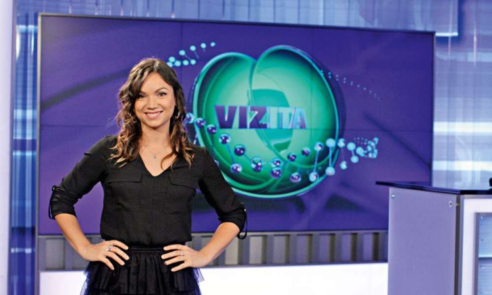 Vizita odpade, voditeljica poškodovana