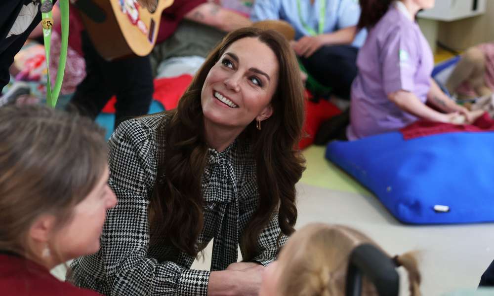 Kate Middleton stopa po stopinjah tašče princese Diane