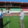 zdravko_pilipovic_in_zupan_na_stadionu_z_novourejeno_tribuno_v_ozadju.jpg