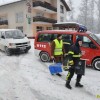 2012_02_12_kidanje_snega_pgd_gradac_12.jpg