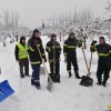 2012_02_12_kidanje_snega_pgd_gradac_11.jpg