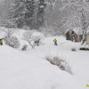 2012_02_12_kidanje_snega_pgd_gradac_03.jpg