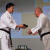 12___iskra_in_akihito_yagi_7_dan___kyoshi___okinawa__2930_show_1k_2012_06_foto_m_pavlin.jpg