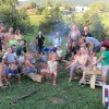 Očetje in otroci so si hrano pripravljali kar na ognju v naravi, marsikateri otrok je prvič poskusil