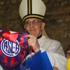 papež frančišek, dres san lorenzo.jpg