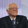 Sanders nasmejan