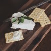 cracker-984308_1920.jpg