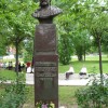 _spomenik_nizamiju_ganjaviju.jpg