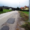regionalna_cesta_trebez_artice_dotrajano_cestisce_s_poskodbami.jpg