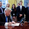 donald trump odlok naftovod podpis.jpg