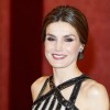 letizia obleke črte ramena.jpg