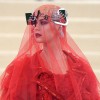 katy perry met bal (3).jpg