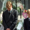 Brata v žalosti – na Dianinem pogrebu 6. septembra 1997 sta William in Harry pogumno hodila za mater