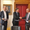 foto2_podpis_pogodbe.jpg