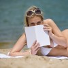 ženska plaža pesek.jpg
