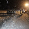 Avto na strehi, bohinjska bistrica, brod, 2. 2. 2018.JPG