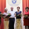 praznik_mirna__zupan_in_direktorica_ou_s_prejemnicami_zahval_in_plakete__foto_alenka_strazisar_...