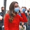 Kate Middleton, rdeč plašč.jpg