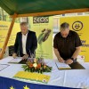 podpis_listine_ob_predaji_v_crnomlju__levo_direktor_zeos__desno_direktor_komunala_crnomelj_.jpg
