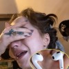 carli, tiktok, slušalka, airpod