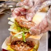 MCD_zlaganje_burger.jpg
