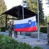 02_zastava_pripravljena_za_dvig.jpg
