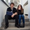 Ustvarila sta Čudež – album, kjer se poezija in klavir združita v glasbeno čarovnijo.