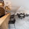mura, čarno-bejla-bauta, klubski-bar