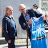 _mitja_veber_je_v_zahvalo_ukom_a_solskemu_centru_nm_prejel_dres_s_podpisom_vlatka_cancarja.jpg
