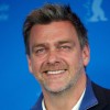 Nepričakovano nas je zapustil priljubljen igralec Ray Stevenson, ki je zaslovel z vlogami v "Ri