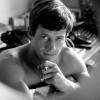 Do poslednjega diha (1960) je prvi Belmondov film z Jean-Lucom Godardom. Od tu naprej je igralec pol