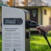 simbolična, tema-meseca, elektrika, električni-avto, električne-polnilnice, zelena-energija