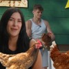 anja in kokoši.jpg