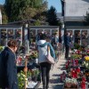 pokopališče-murska-sobota, mrtvi, grob, sveče, ikebana, aranžma