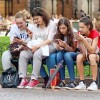 841499_mladina_telefon.jpg